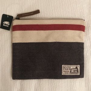Roots Cabin Clutch